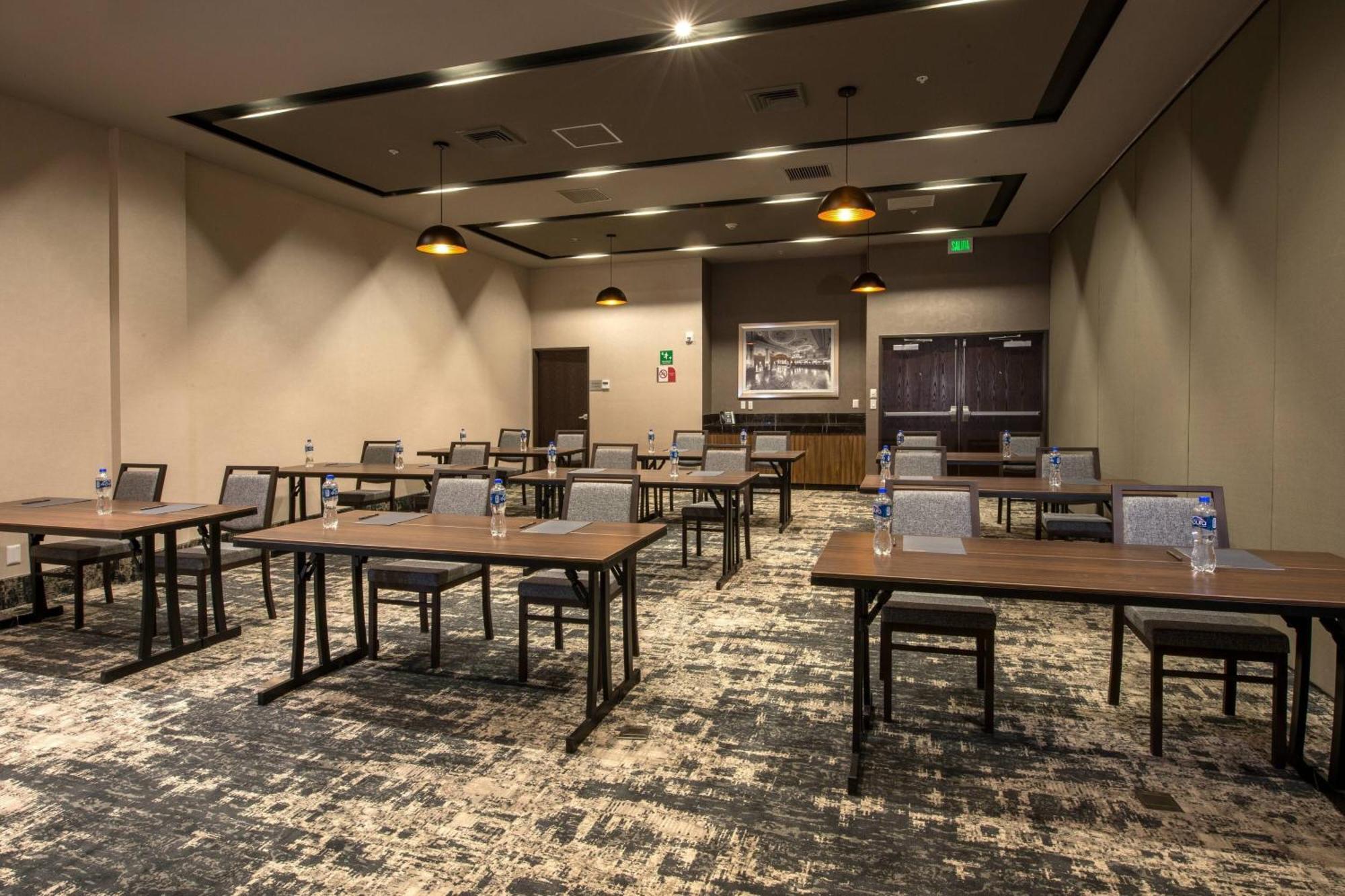 Courtyard By Marriott San Luis Potosi, Los Lagos Exterior foto